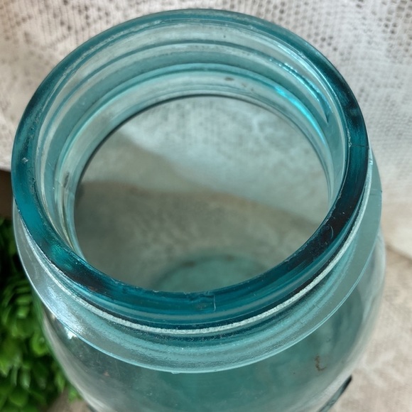 Vintage Ball “Perfect” Mason Sealer Jar in Aqua Blue. 1 Quart Size. No lid - Picture 3 of 6